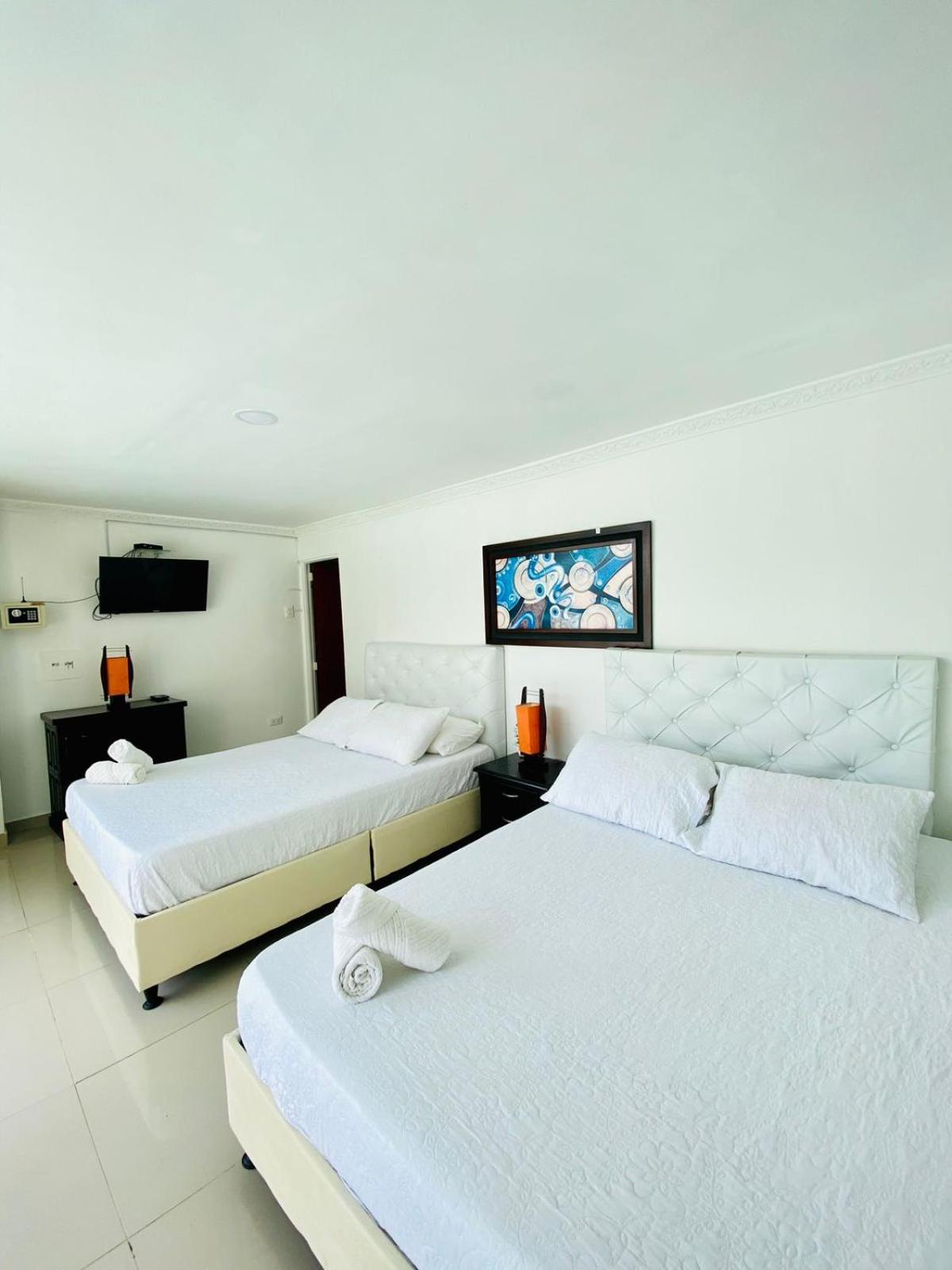 Hotel West California Puerto Espejo Екстериор снимка