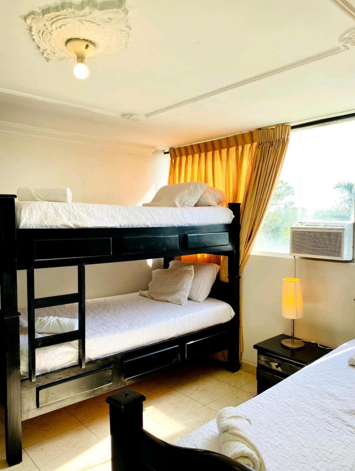 Hotel West California Puerto Espejo Екстериор снимка