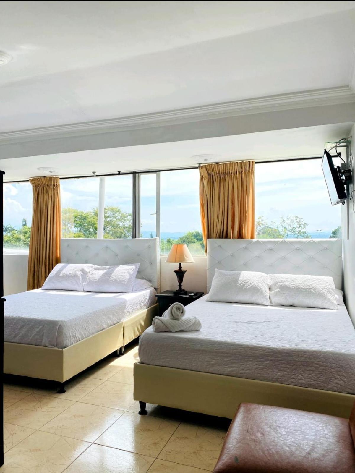 Hotel West California Puerto Espejo Екстериор снимка